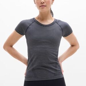 Athleta Women’s Momentum Seamless Tee black and white striped size XL